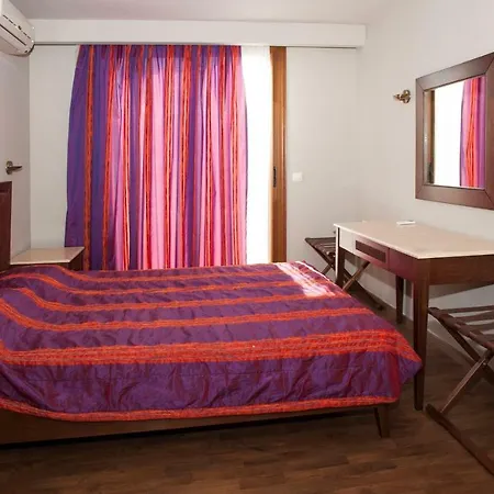 Aparthotel Eleonora 3*