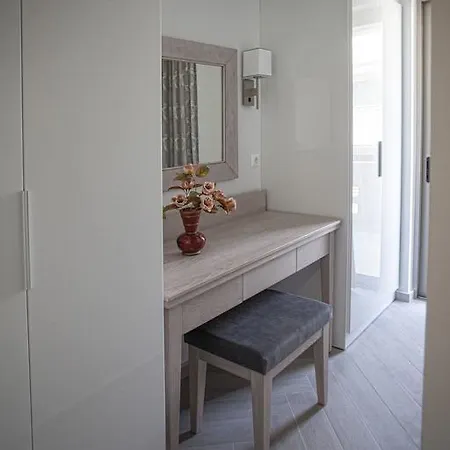 Eleonora Aparthotel