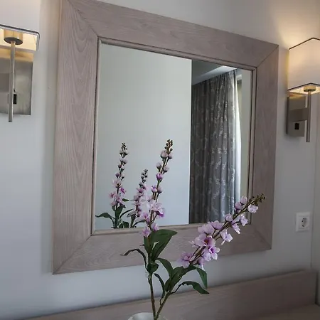 Aparthotel Eleonora 3*